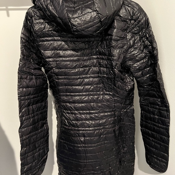 Patagonia Women’s long down jacket, Fiona Parka. New w/o tag - Picture 2 of 3